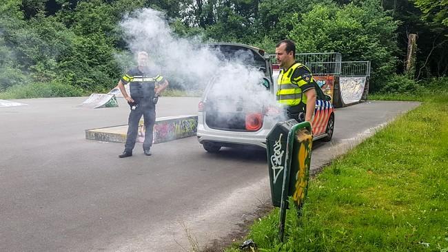 Politie blust containerbrand in Assen