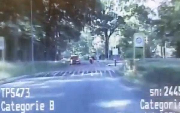 met 120 km/u vluchten voor politie in Assen