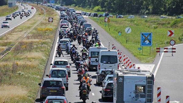 UiTTocht TT Assen; A28 staat muurvast