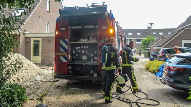 Brandweer blust natuurbrandje in Assen