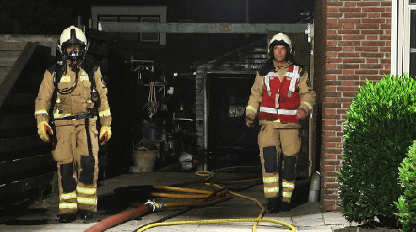 Grote schuurbrand aan de Wijkstraat in Nieuw-Amsterdam