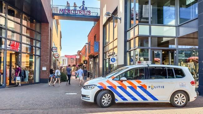 Politie zoekt twee dieven in centrum van Assen