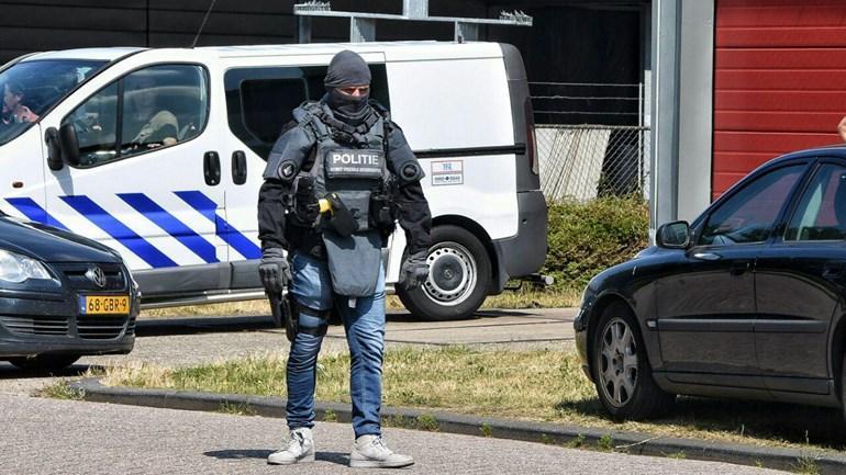 Arrestatieteam valt loods Meppel binnen