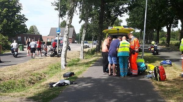 Inwoner Hollandscheveld ernstig gewond na botsing met boom