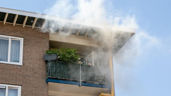 Brand in flatgebouw Nobellaan (Video)