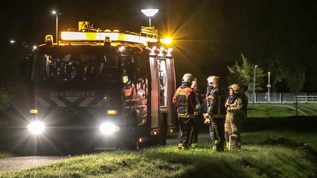 Brandweer blust buitenbrand in Assen