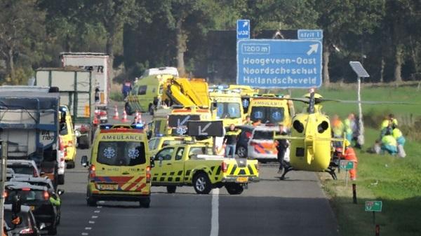 Acht gewonden na 2 ongevallen op de A37