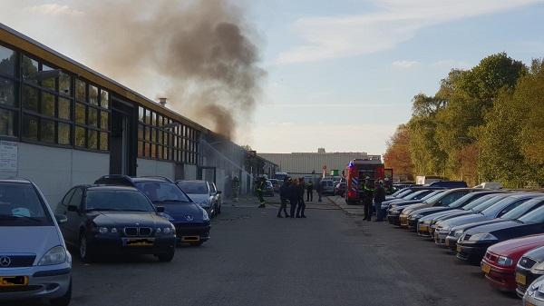 Grote brand in autogarage Winklerprinsstraat Assen (video)