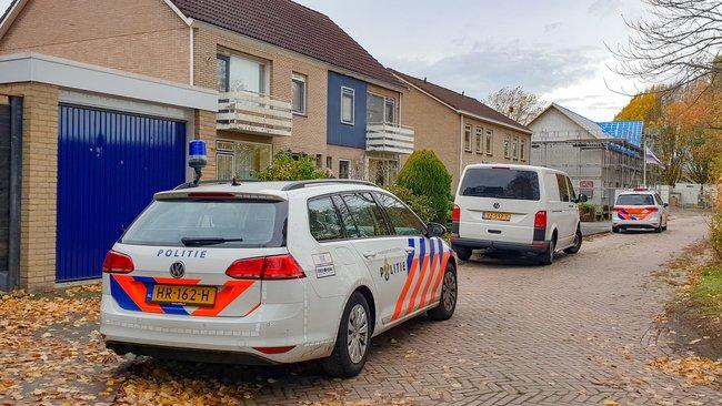 Lichaam gevonden in woning Assen; Politie doet onderzoek