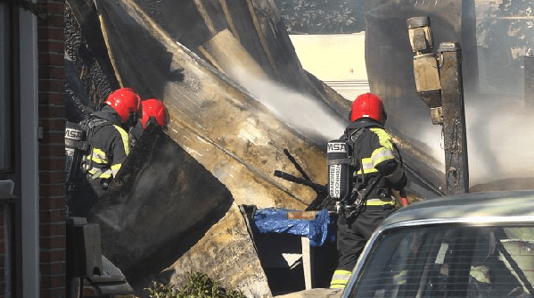 Brand in garage Nieuw-Roden