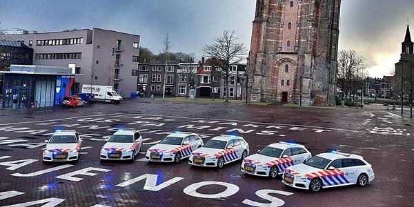 Politie presenteert nieuwe super snelle politiewagens (video)