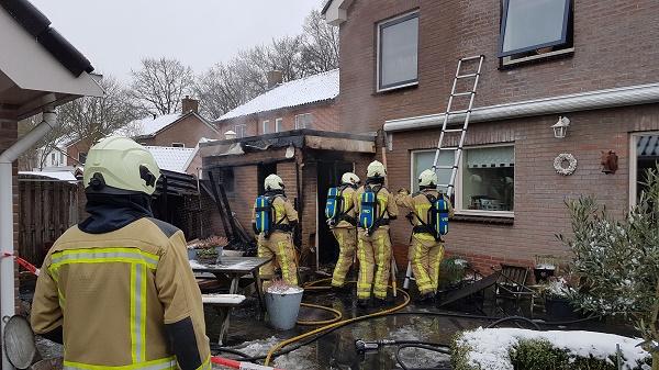 Schuurtje uitgebrand maar woning behouden door brandweer