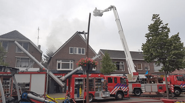 Asbest vrijgekomen bij grote brand na bliksem inslag