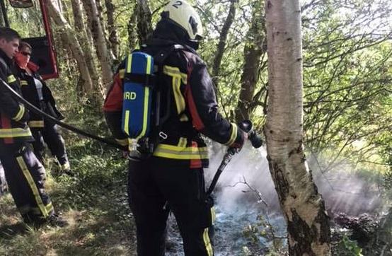 Brandweer Smilde blust brandje op Hijkerveld