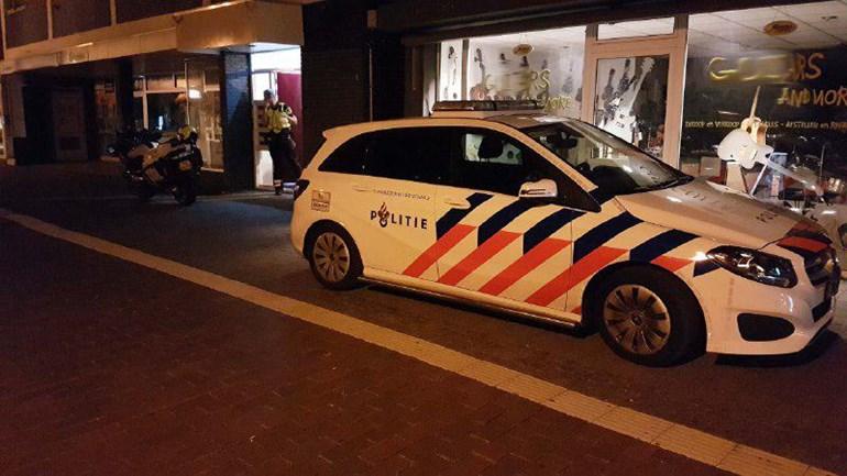 Politie vindt gewonde persoon in woning onder verdachte omstandigheden