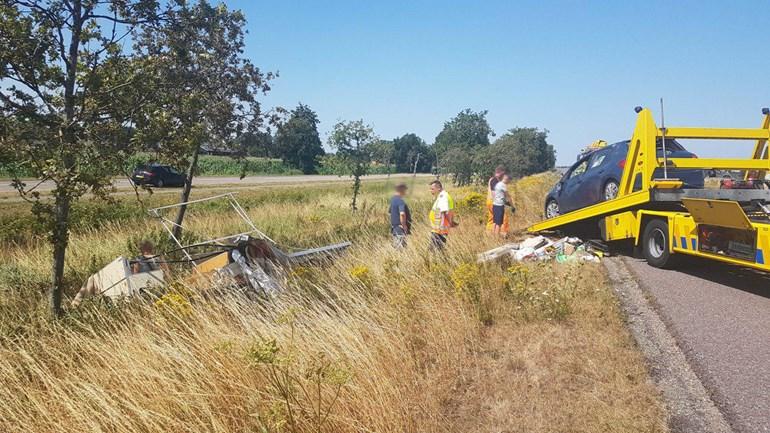 Vouwwagen de sloot in langs A32 bij Meppel