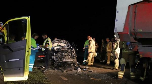 Traumahelikopter ingezet na ongeval tussen auto en tractor (video)