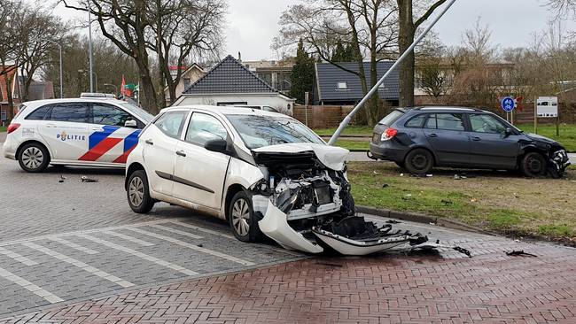 Gewonde bij aanrijding in Exloo (Video)