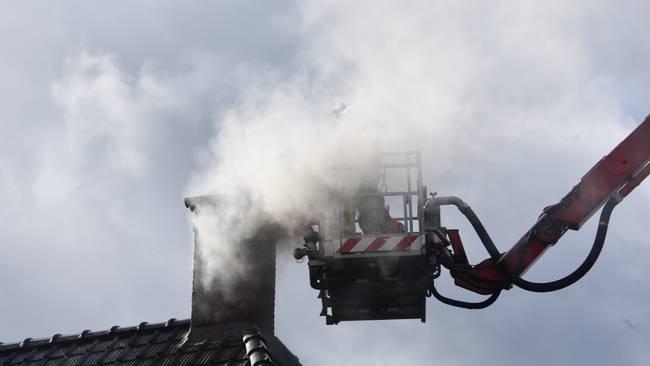 Flinke rookontwikkeling bij schoorsteenbrand (Video)