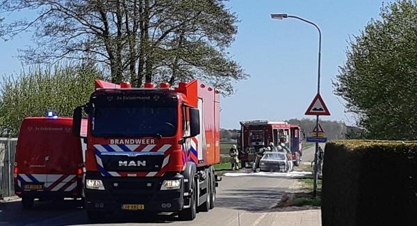 Bestuurder met de schrik vrij na uitslaande brand in auto