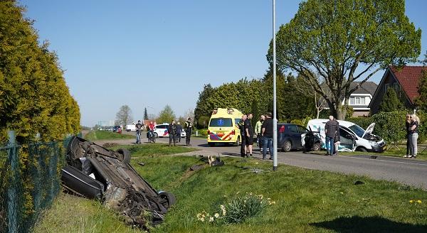 Ravage na ongeval met drie voertuigen (video)