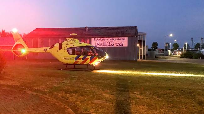 Traumahelikopter landt voor inzet in Schoonoord