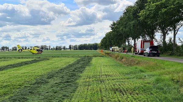 Motorrijder overleden na botsing met trekker (Video)