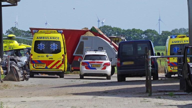 Traumahelikopter ingezet voor bedrijfsongeval bij boerderij (video)