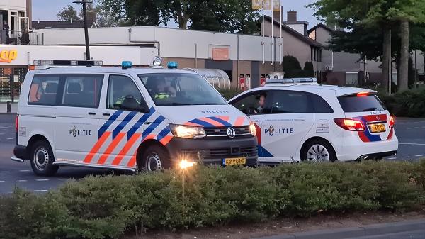 Politie houdt 19-jarige jongen aan voor aanzetten tot rellen in Hoogeveen