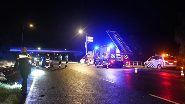 Meerdere duikteams en traumahelikopter ingezet bij grote zoektocht naar vrouw (video)