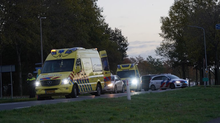 Fietser overleden door aanrijding met auto (Video)