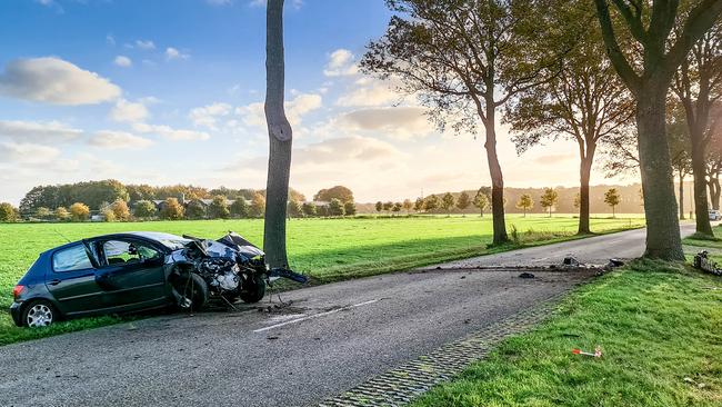 Weg tussen Smilde en Hooghalen dicht vanwege ernstig ongeval