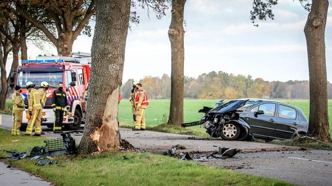 Man (25) uit Wildervank gewond bij ernstig ongeval in Hooghalen (Video)