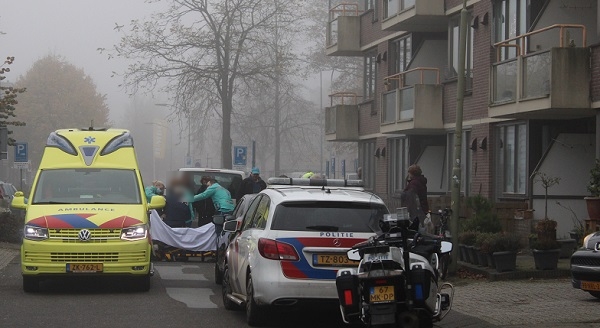 Fietser gewond na aanrijding met pakketbezorger