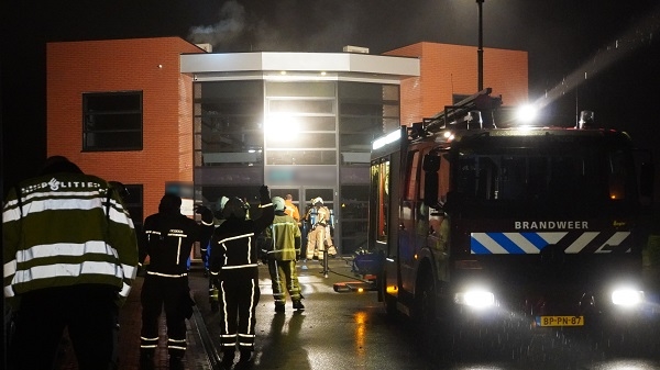 Hulpdiensten rukken groots uit naar bedrijf in Tynaarlo (video)