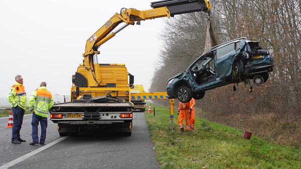 A28 tussen Vries en Assen-Noord uur dicht vanwege ongeval (video)