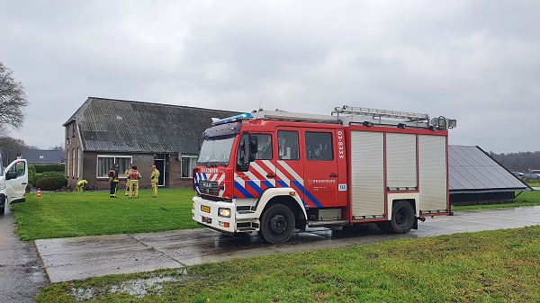 Brandweer rukt uit voor gaslek in woonboerderij Bovensmilde (video)