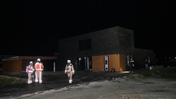 Brandweer heeft woningbrand snel onder controle in Hoogeveen (video)