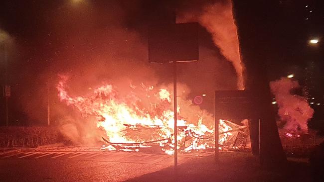 Caravanbrand zorgt voor flinke vlammenzee in Smilde (Video)