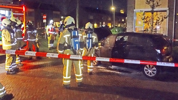 Opnieuw auto in brand gestoken in Hoogeveen (video)