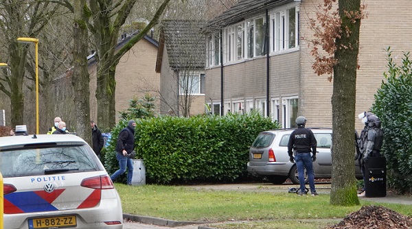 Arrestatieteam valt woning binnen vanwege verwarde man (video)