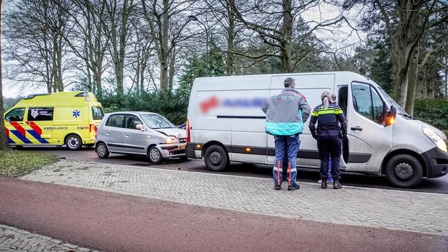 Gewonde bij aanrijding tussen twee voertuigen (Video)