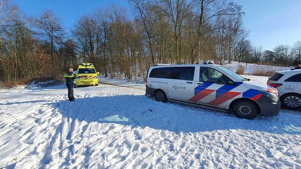 Persoon gewond en verdachte aangehouden na steekpartij (video)