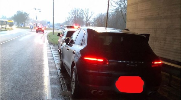 Gestolen Porsche uit BelgiÃ« gevonden op A28 en bestuurder aangehouden