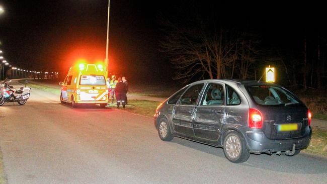 Auto rijdt door na ongeval