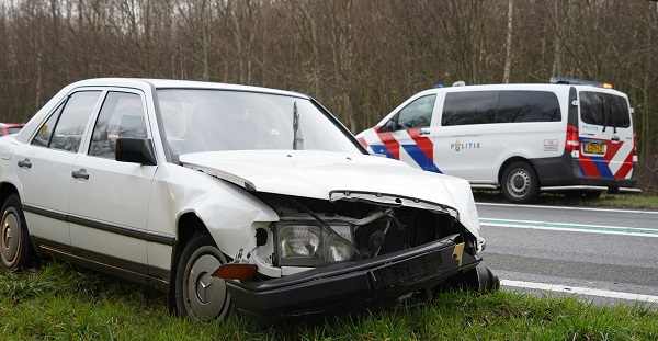 Kerende automobilist veroorzaakt ongeval op N48 (video)