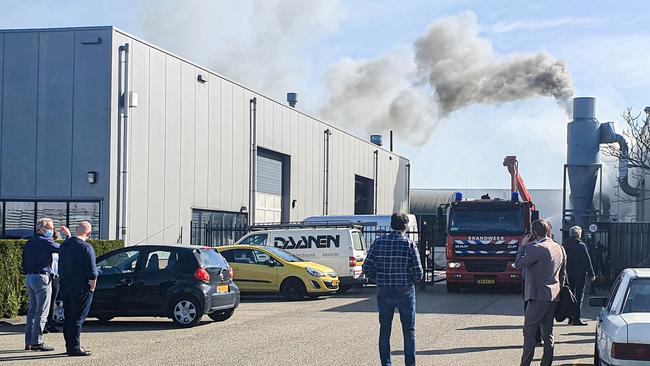 Stofexplosie door brand bij bedrijf in Hoogeveen (Video)