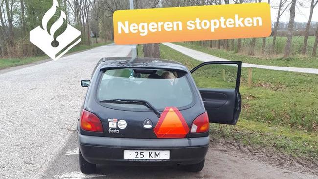 Bestuurder 25 km-voertuig vlucht met 130 km/h voor politie