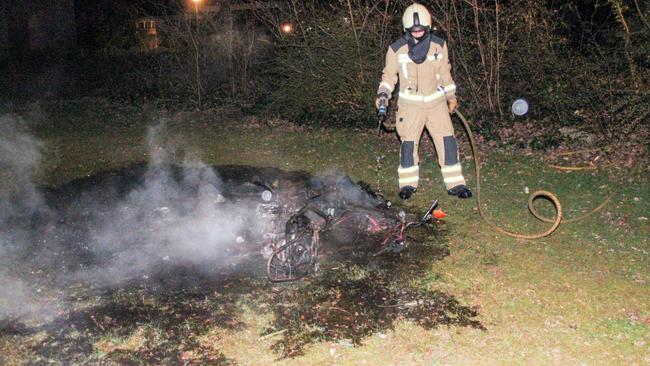 Scooter brandt uit in Emmen