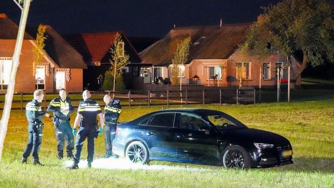 Auto raakt van de weg na achtervolging (Video)